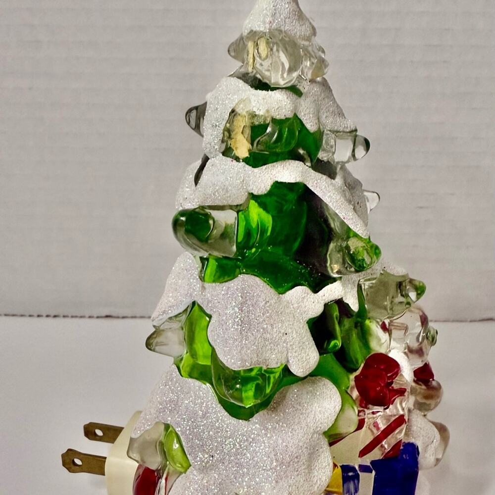 Wall light of a Christmas tree and presents with a teddy bear 6 " tall - Picture 9 of 10